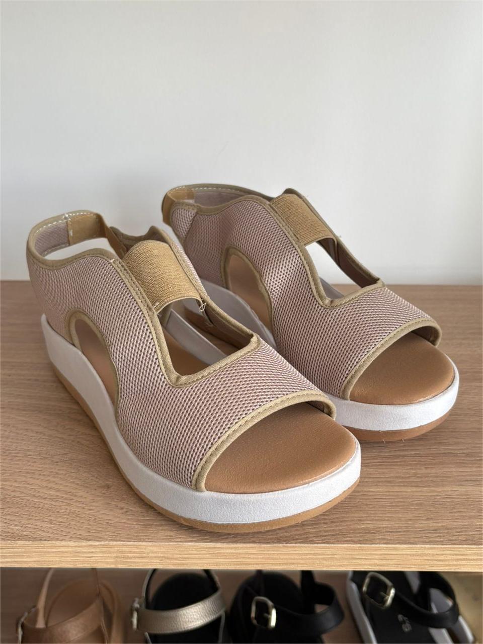 Thumbnail img_01K9DEGE56J4ZC3JZNYEEES5AZ